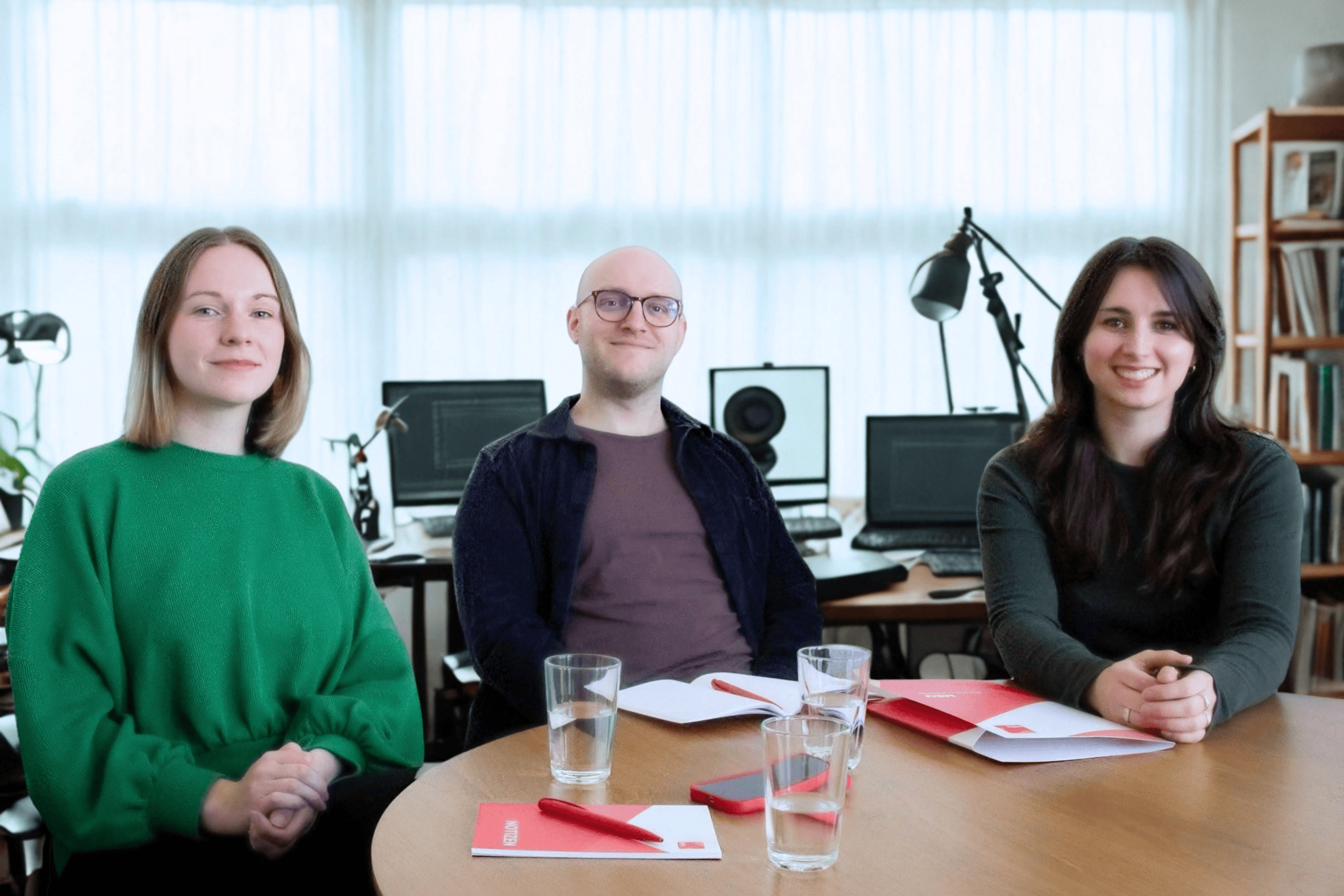 Moderatorenteam Julia Rosenbaum, Danielle Schewe und Vincent Krenn der Veranstaltungsreihe Master Psychologie: Berufliche Perspektiven